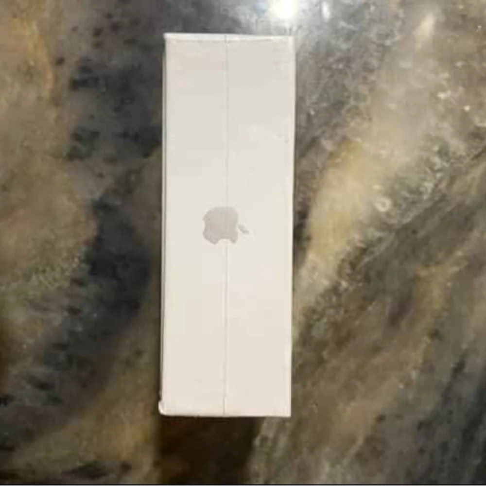 Apple AirPods Pro Box - White